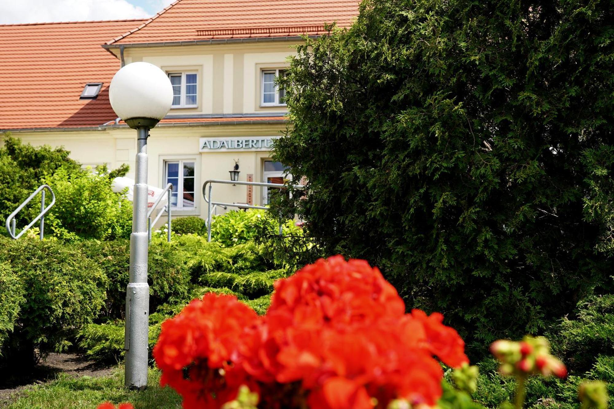 Hotel Adalbertus Gniezno Extérieur photo
