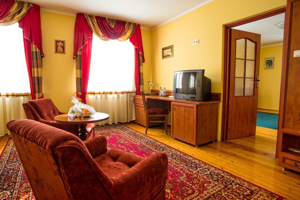 Hotel Adalbertus Gniezno Chambre photo