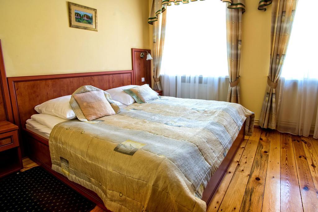 Hotel Adalbertus Gniezno Chambre photo